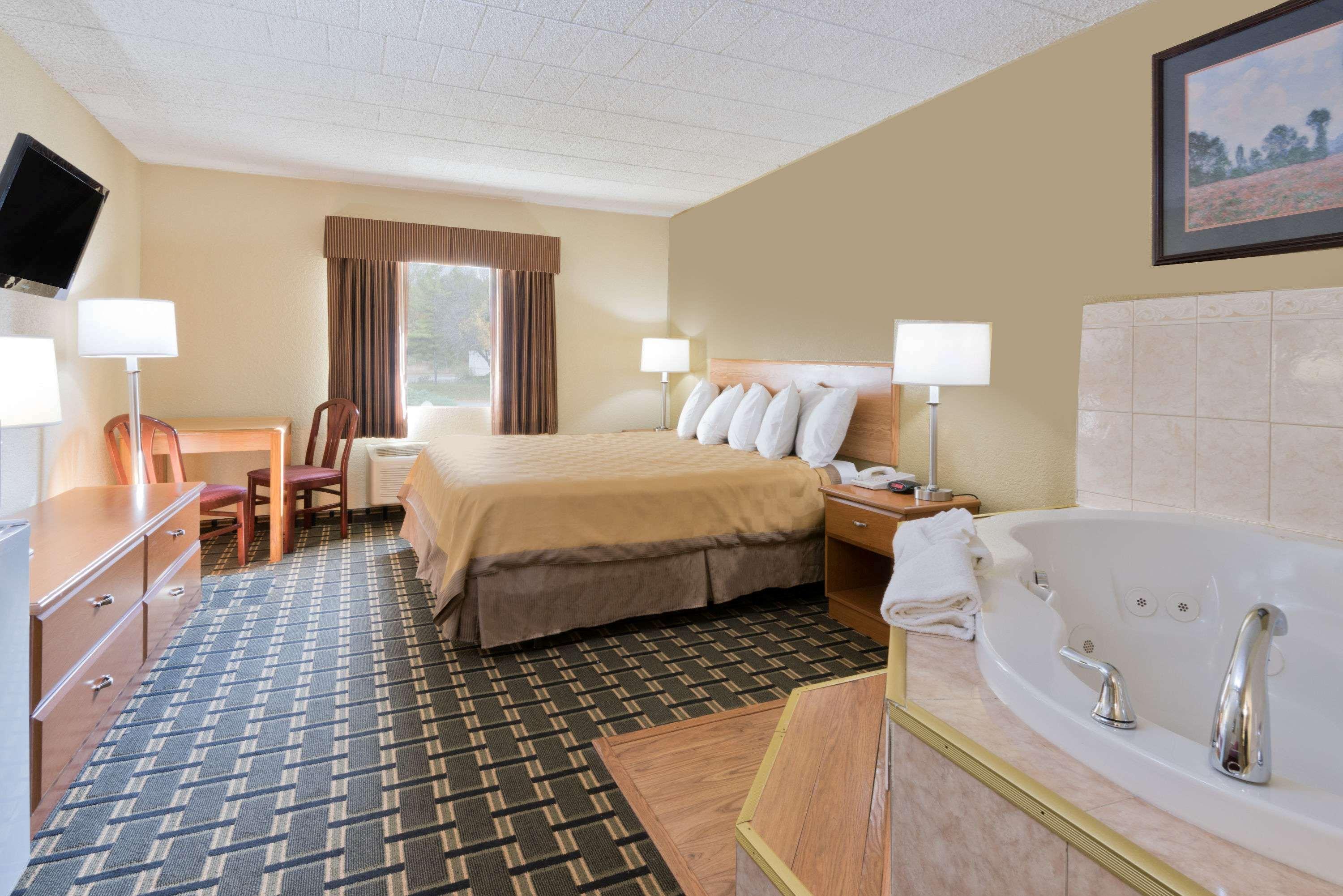 Days Inn By Wyndham Batavia Darien Lake Theme Park Eksteriør bilde